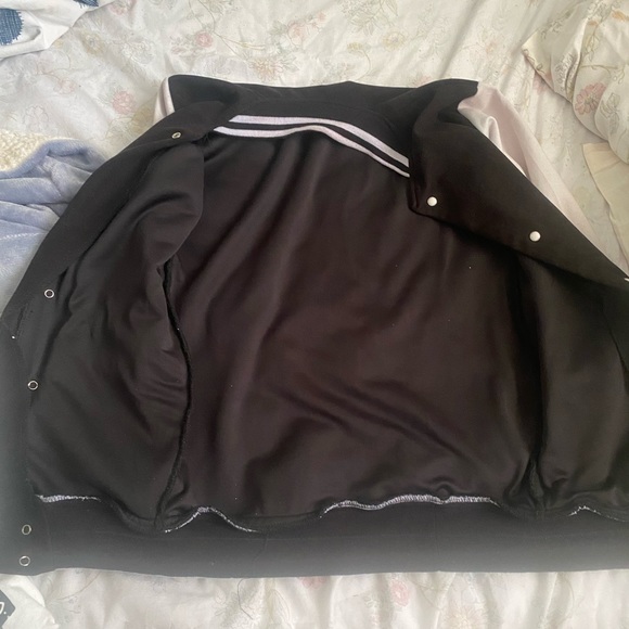 Female plain jackets - Picture 3 of 4